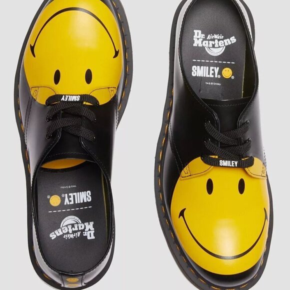 Dr. Martens 1461 Smiley Smooth Leather Oxford Shoes | 5.0 w - Picture 1 of 13